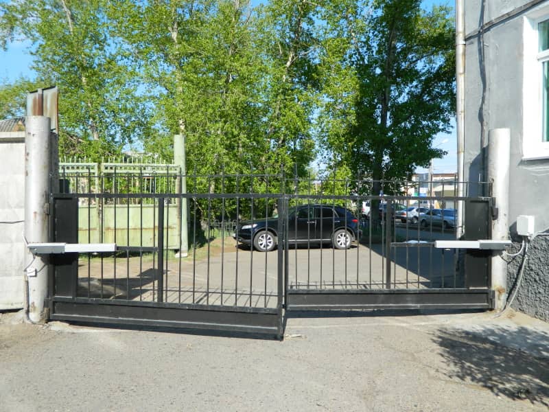 Уличные ворота DoorHan в Белгороде с установкой
